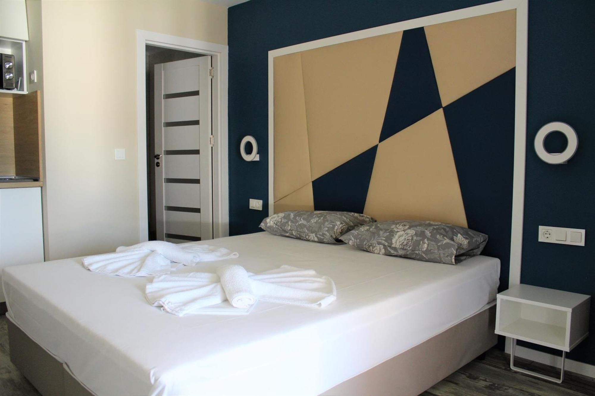 Admiral Studios Потос Экстерьер фото